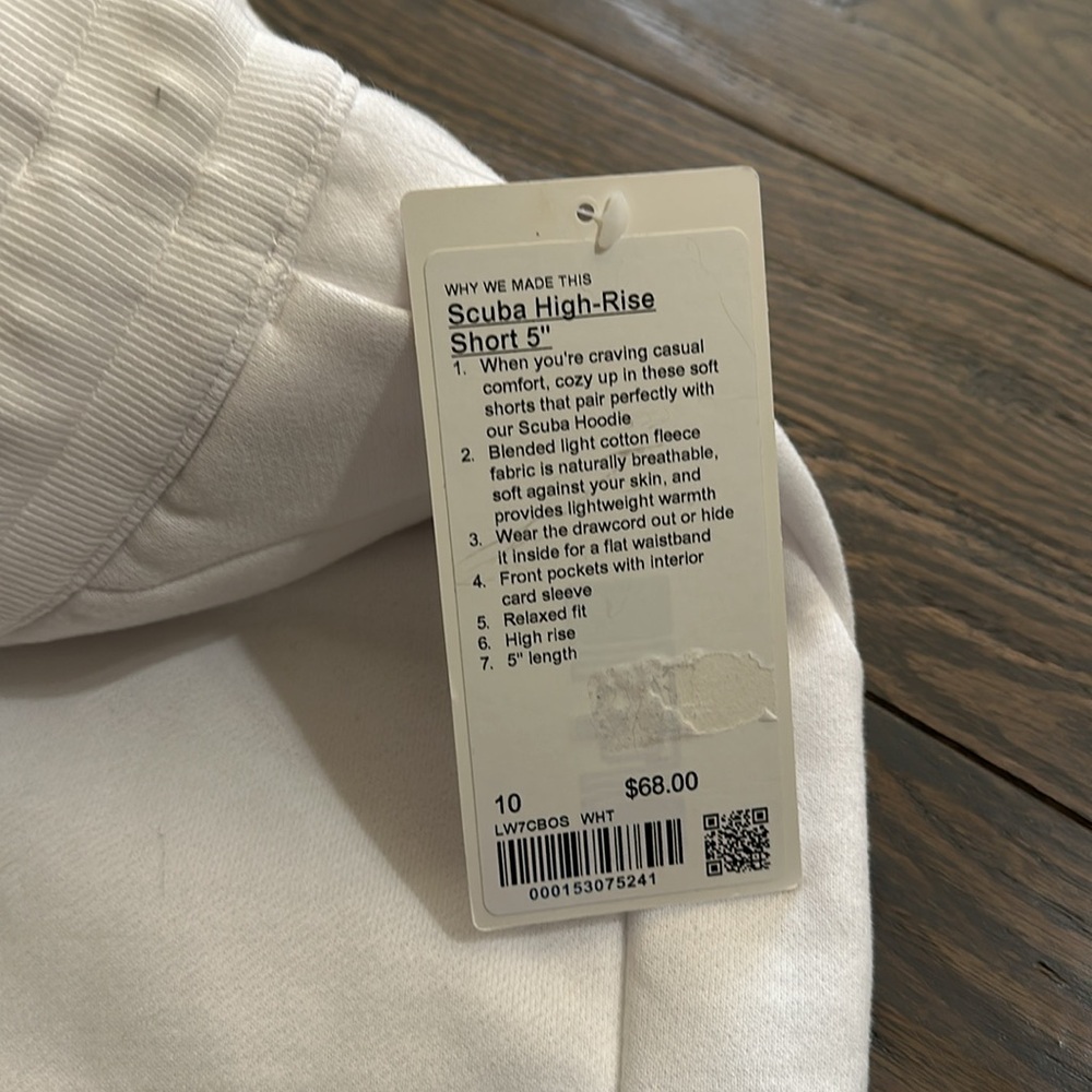 NWT lululemon Scuba High Rise Short - Picture 4 of 4